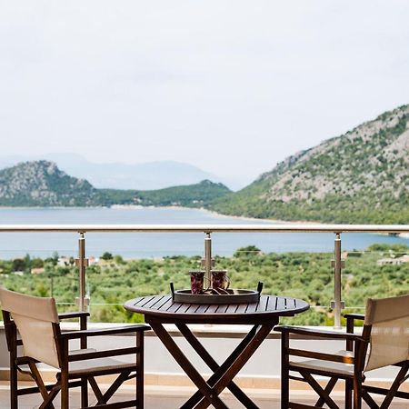 Villa Armonia Vouliagmeni Lake Exterior photo