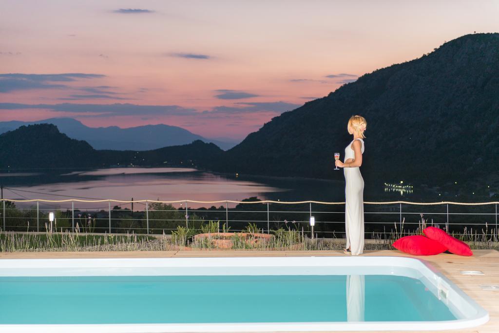 Villa Armonia Vouliagmeni Lake Room photo