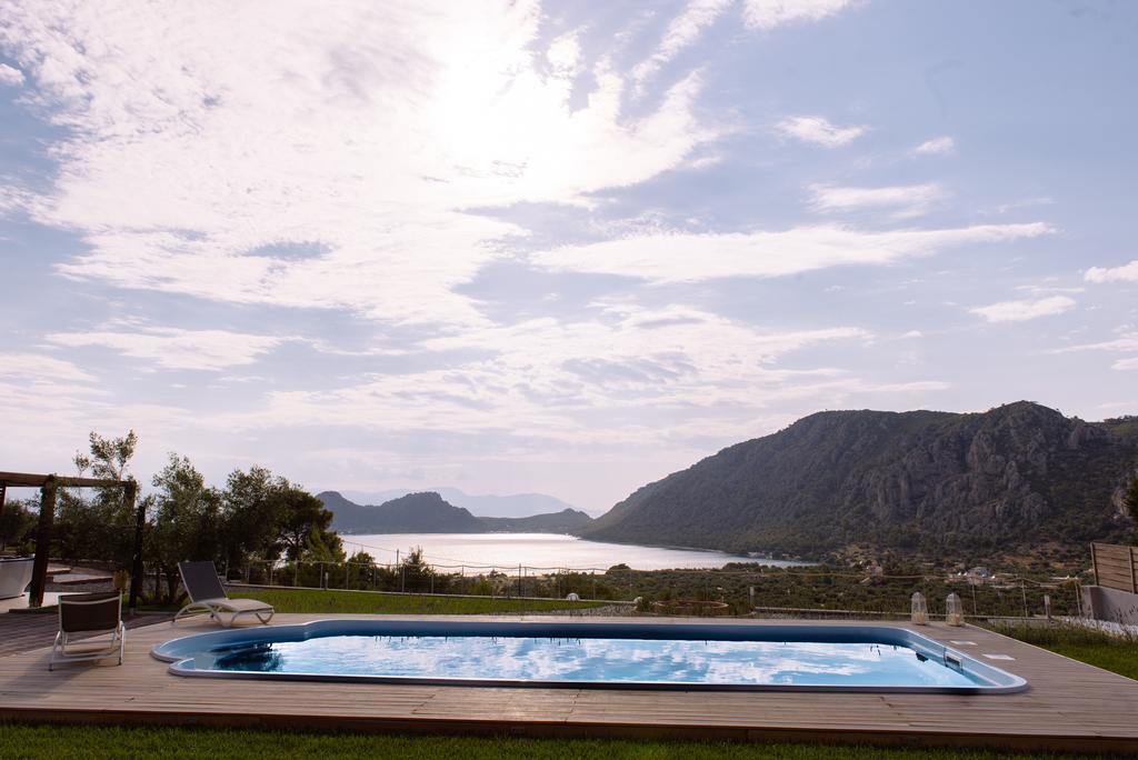 Villa Armonia Vouliagmeni Lake Exterior photo