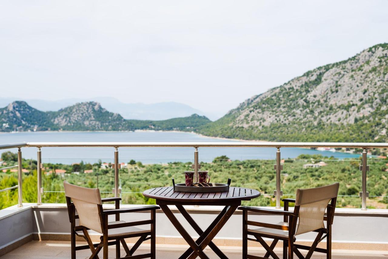 Villa Armonia Vouliagmeni Lake Exterior photo